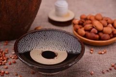 <b>釀酒技（jì）術：白酒在（zài）陶壇儲存（cún）過程中微量成分的變化</b>